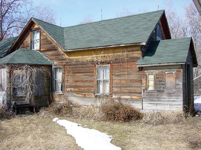 A home in the new Finland district was dismantled log-by-log recently, and is no enroute to a museum in Finland where it will be rebuilt as an example of immigrant housing in Canada in the early 1900s.