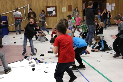 Indoor snowball fight