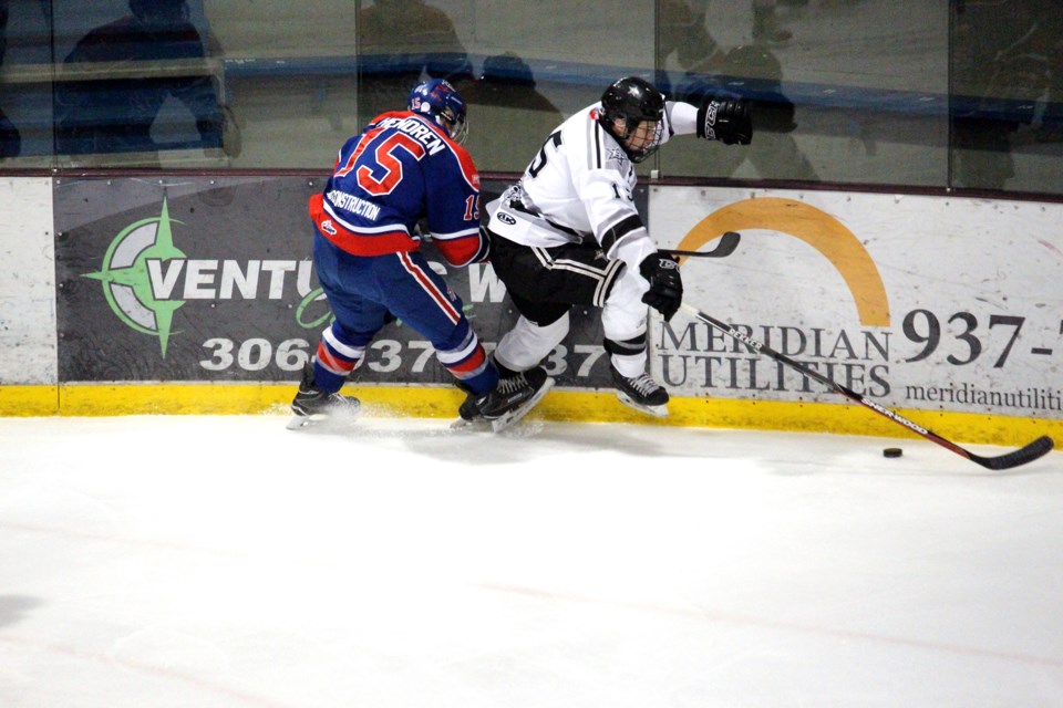 AAA Stars learn lessons against Pat Canadians_0