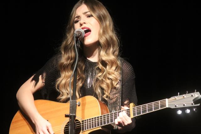 Tenille Arts concert