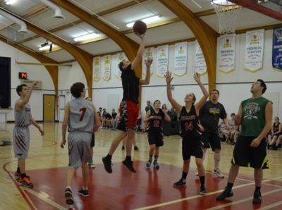 Current high school students played against 13 alumni, who defeated the students 75-57. Kim Eiteneier, vice-principal, said a good time was had by all who attended.