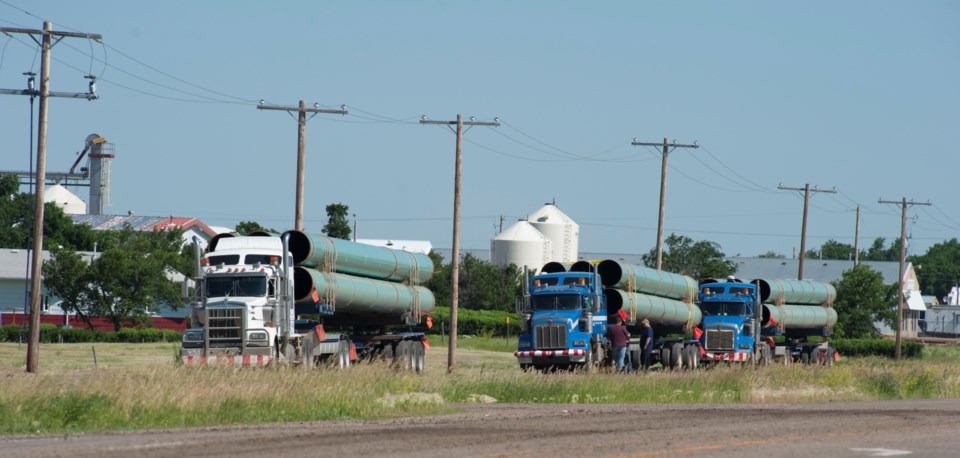 Keystone XL trucks