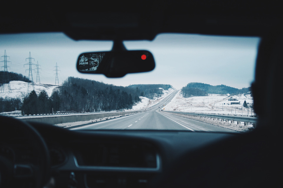 What you Should Know About De-Icing Windshields - Vision Windscreens