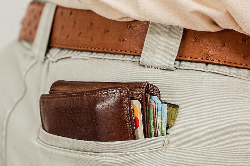 How to Prevent Credit Theft with RFID Blocking Wallets and Purses -  StAlbertToday.ca