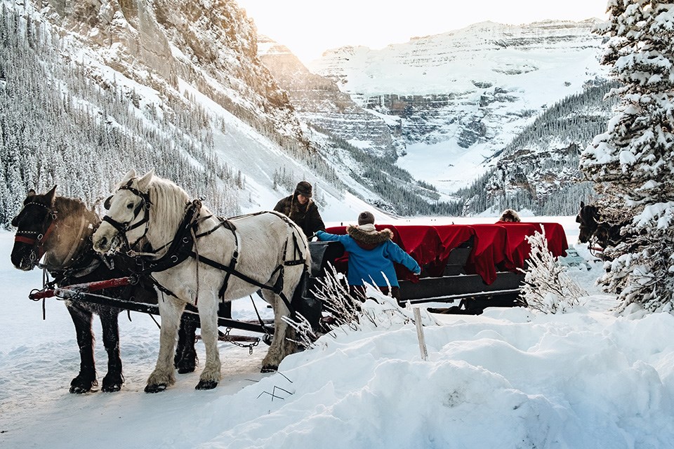 05-hallmark-lake-louise