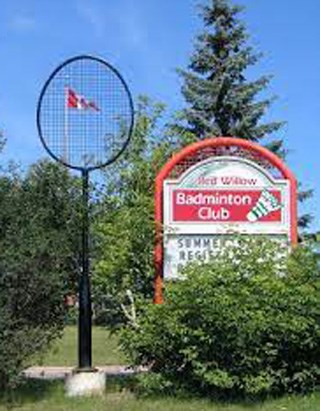 07-5-st-albert-badminton-racket-credit-bigthings