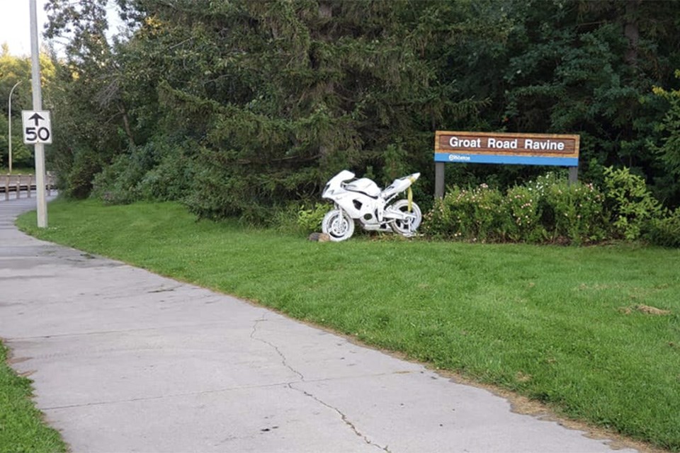 0807-ghostbike2