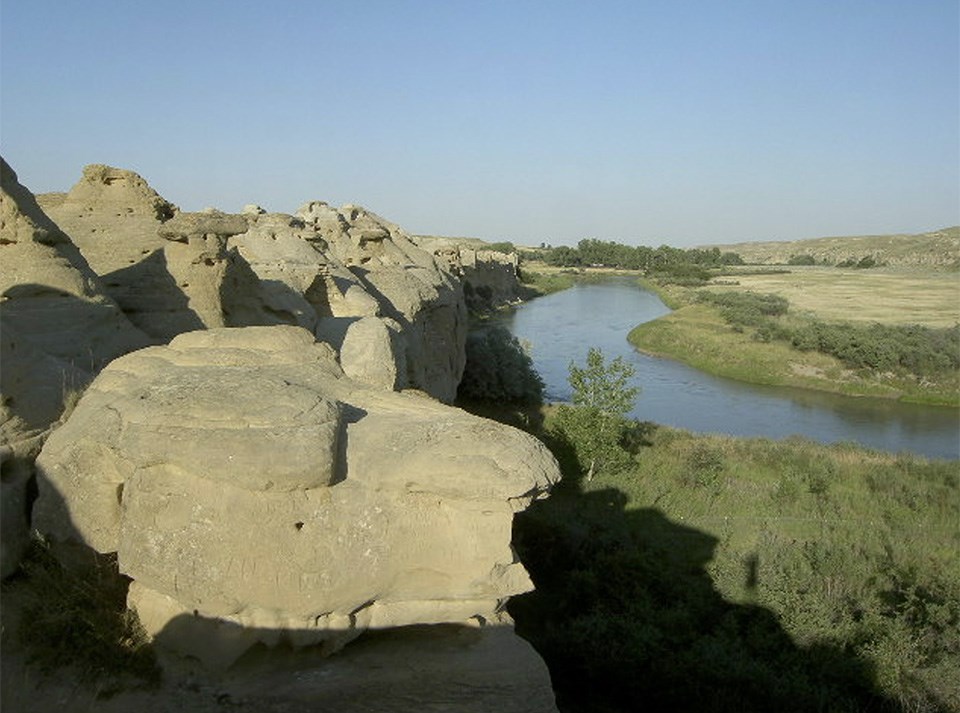0508-writing-on-stone-provincial-park