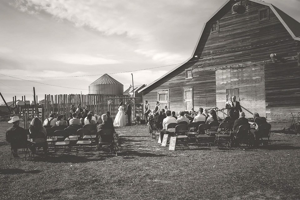 2808-barndance1