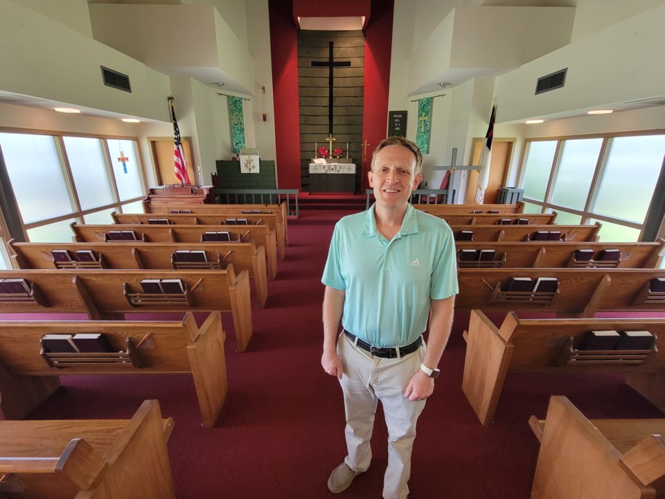 060523-pastor-clay
