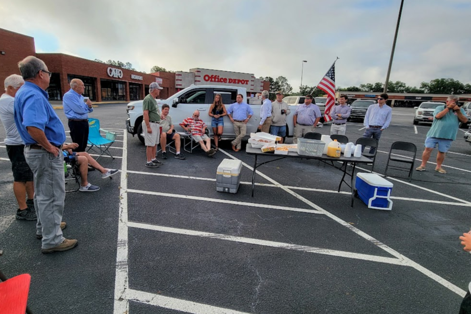 070124-parking-lot-club-1
