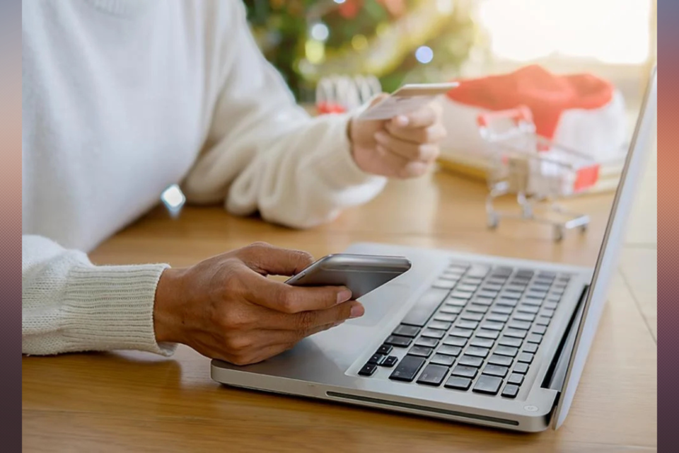 experien-holidayscams-stacker