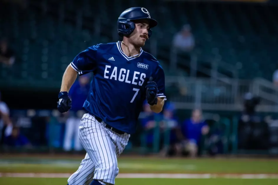 mens-baseball-071425