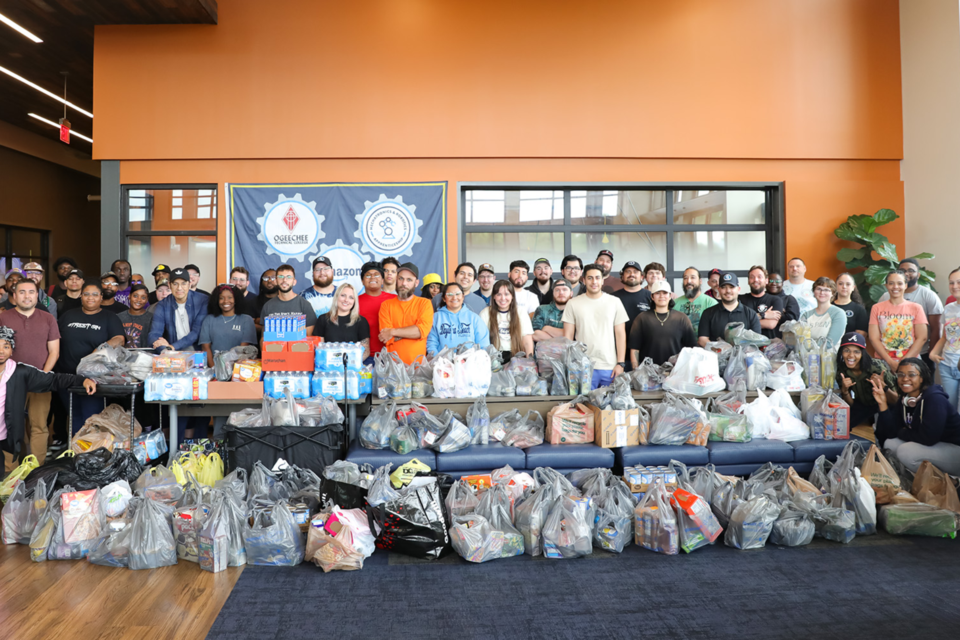 otc-amazon-apprentices-donate-to-oasis-food-pantry