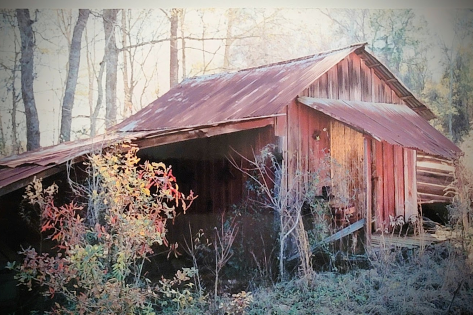 rusty-red-barn-072224