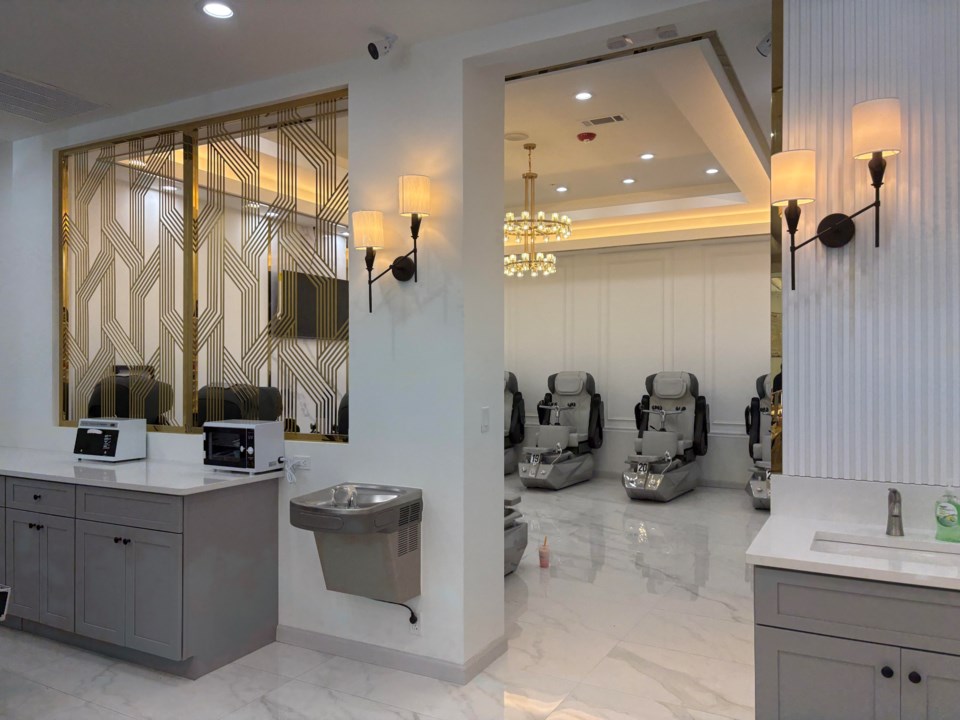 goldenroom