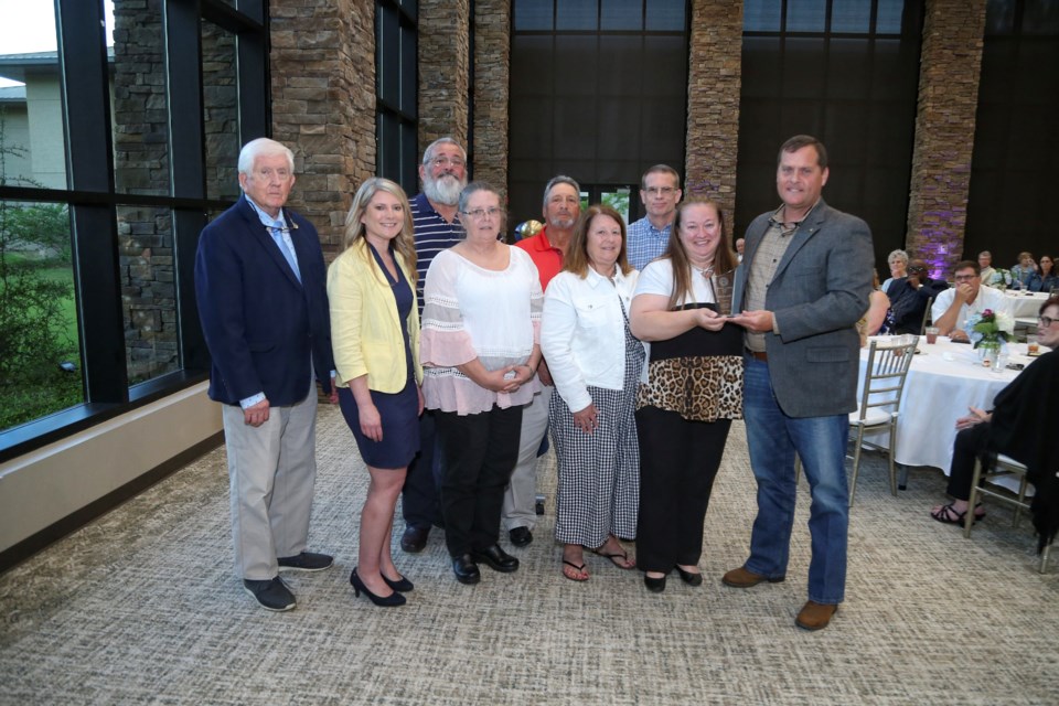 making-a-difference-award-harville-family-2023