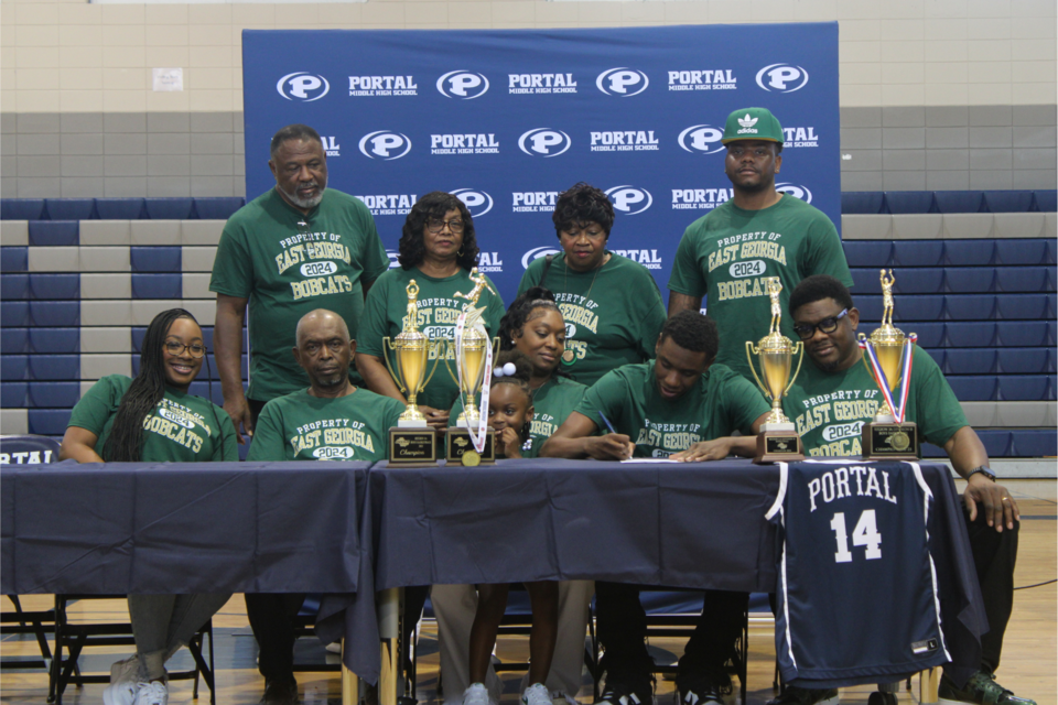 mariontrembleathleticsigning