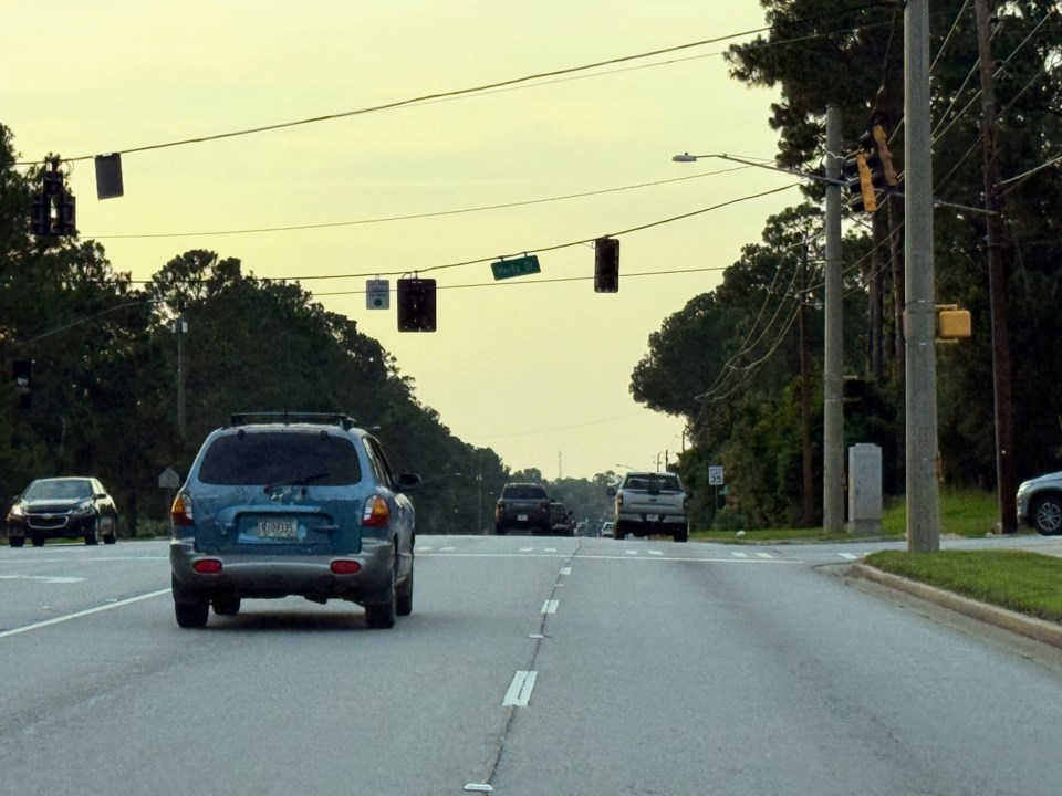 062425-stoplight-out