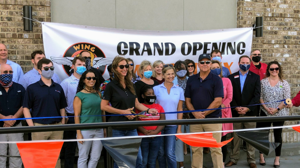 Wing-Maxx-Grand-Opening