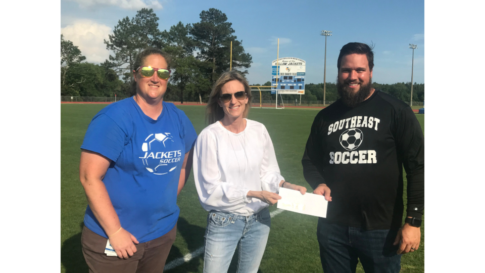 Southeast Bulloch donates