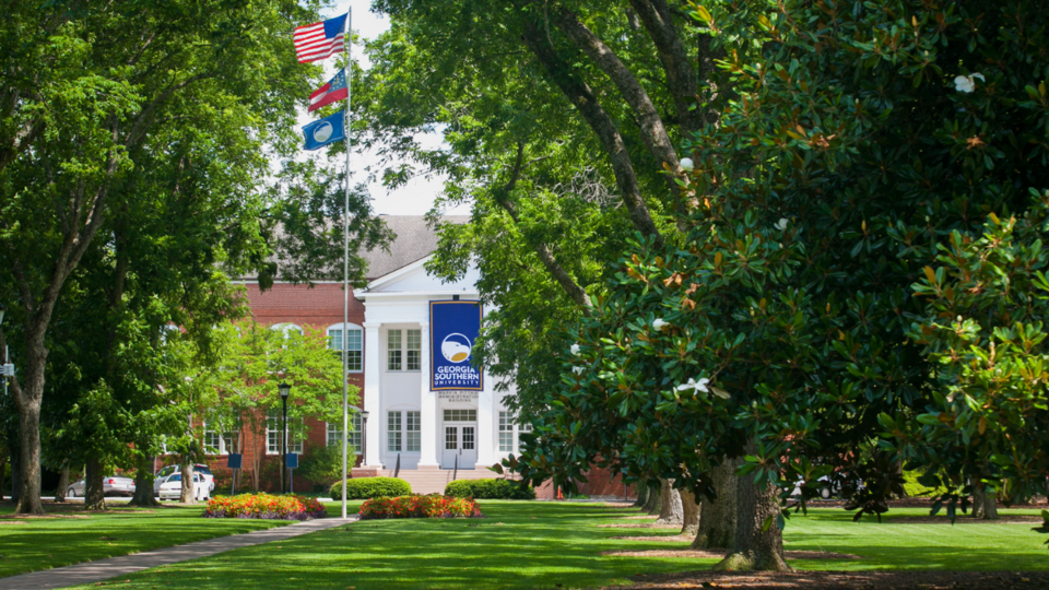 Georgia Southern Statesboro Sweetheart circle