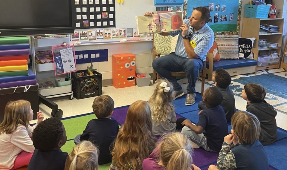 Jared Benko Reads to Cassie Harrell Class at Mattie Lively