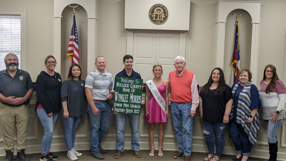 From right to left: Amanda Sullivan, Cindy Mallett, Valerie Williams, Roy Thompson, Wynslee Morris, Brad Deal, Peyton Fuller, Joleen Orfield, Stacey Bradley, and Jacob