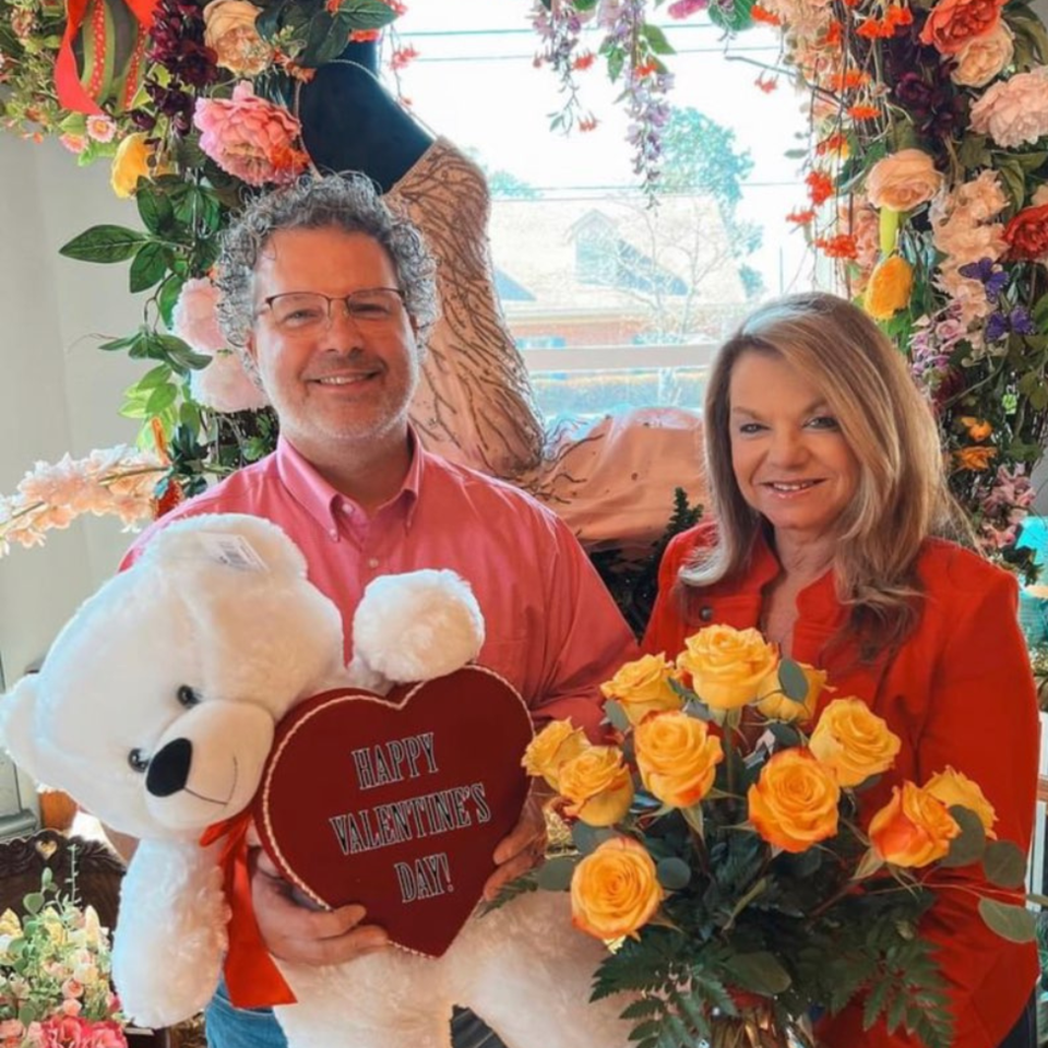 shannon-lowe-with-melanie-lewis-fraziers-flowers-valentines-day-2023