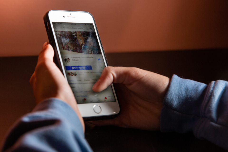 cell-phone-canva