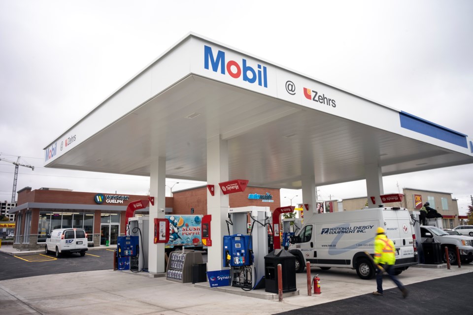20191017 Mobil Gas Station Guelph KA