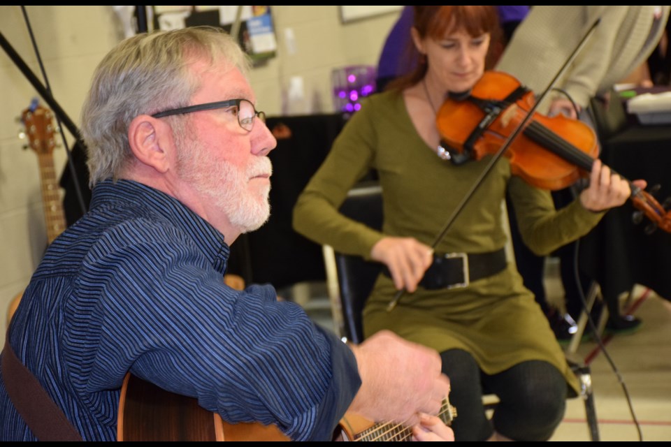 Musicians Bob MacLean and Fiona McCairley perform at Winter Warm-up.
