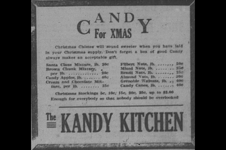 Advertisement in the Guelph Mercury during the 1921 holiday season.