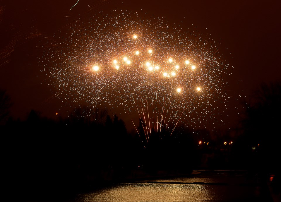 20161231 fireworks 3 ts