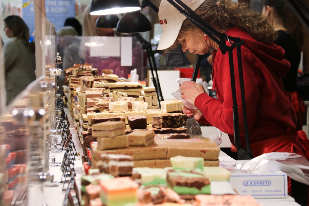 Annual Fair November craft show and sale kicks off today Photo Gallery
