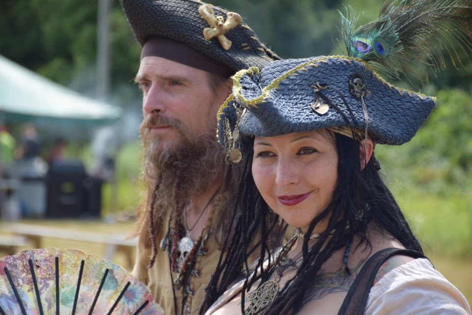 A pirate couple enjoy some entertainment on Saturday. (Rob O'Flanagan/GuelphToday)
