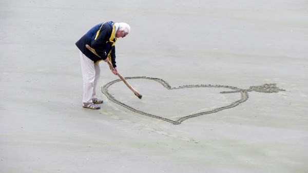 love-old-people-the-heart-of-pension-160936 (600)