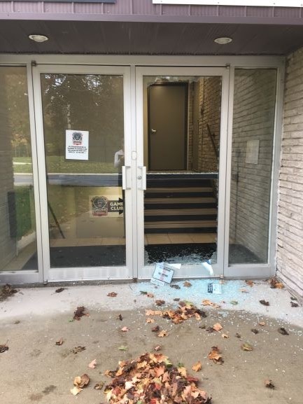 2020-10-15 Rockmosa window vandalism OPP