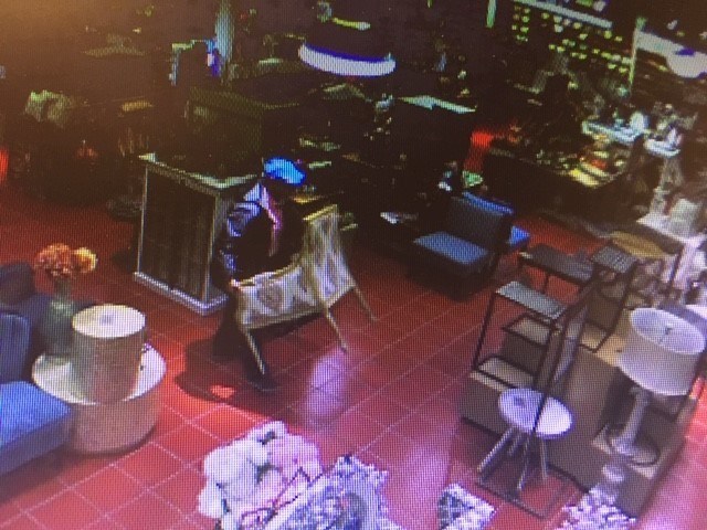 2018-11-07 chair theft suspect