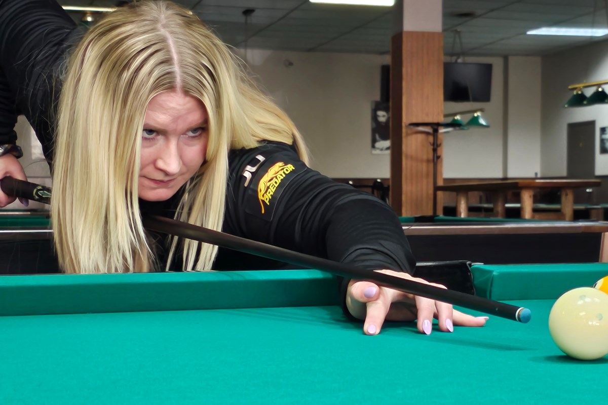 Brittany Bryant achieves triple crown in honor of father (Video)