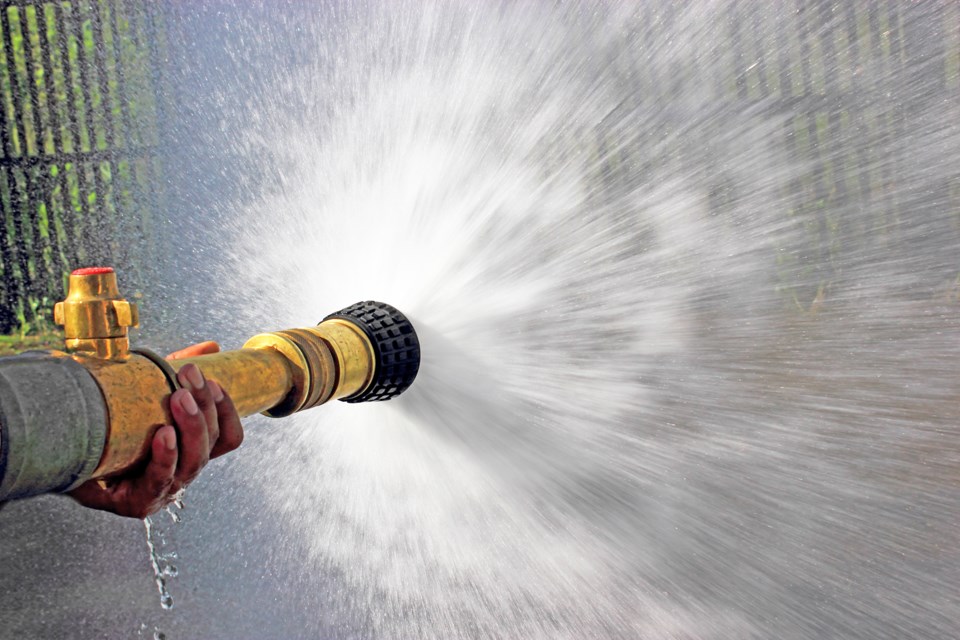 20160708 fire hose spraying ts
