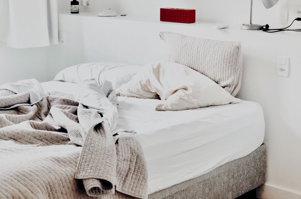 20220407 Messy bed photo from pexels