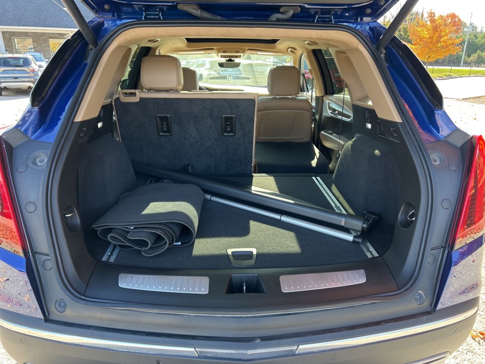 cadillac-xt5-2023-8