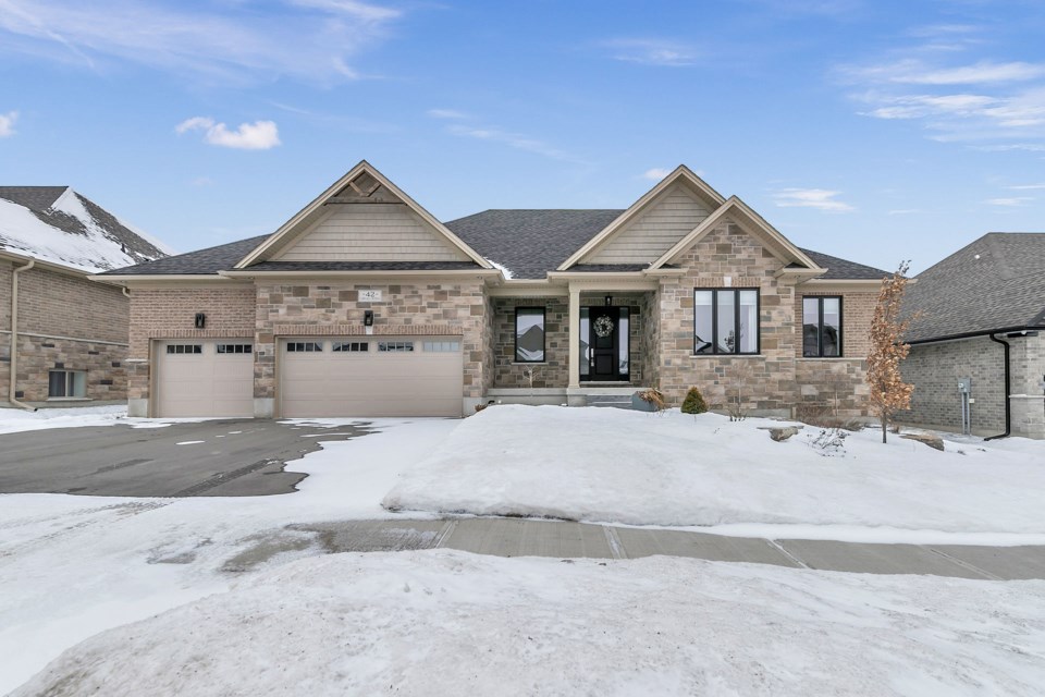 virtual-tour-334389-mls-high-res-image-0-tracey-moon