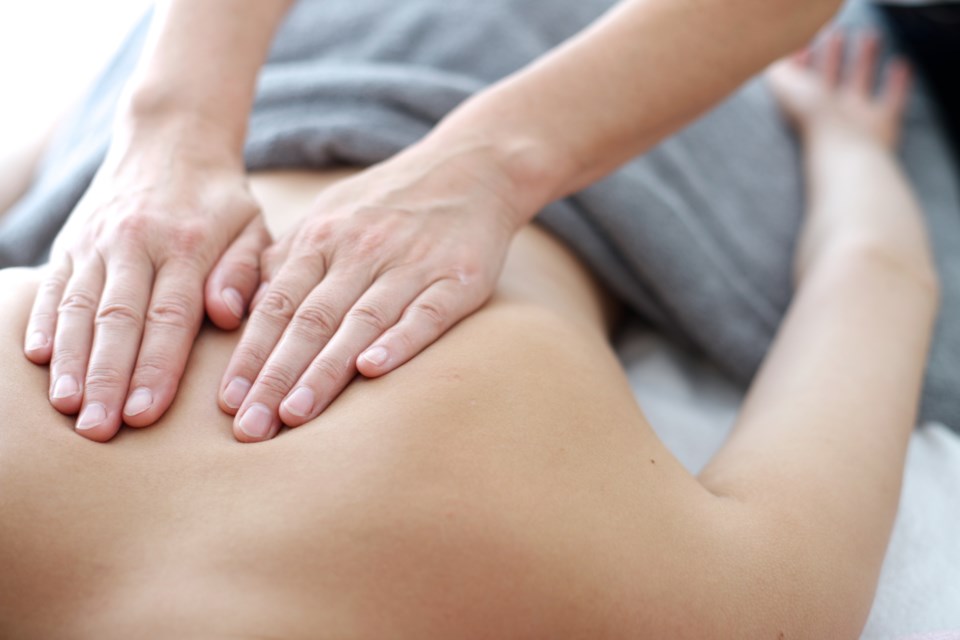 123019 - massage therapist - spa AdobeStock_68497944