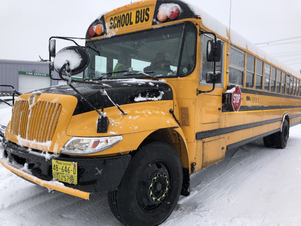 111618-school bus snow-IMG_8898