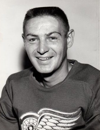 Terry Sawchuk played 21 seasons in the NHL and won 4 Stanley Cups. Sawchuk had
over 400 stitches in his face from hockey injuries.