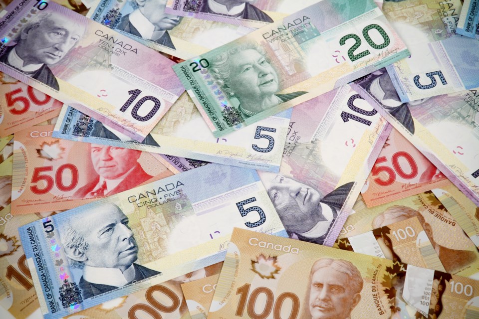 042320 - canadian money - cash AdobeStock_46989594