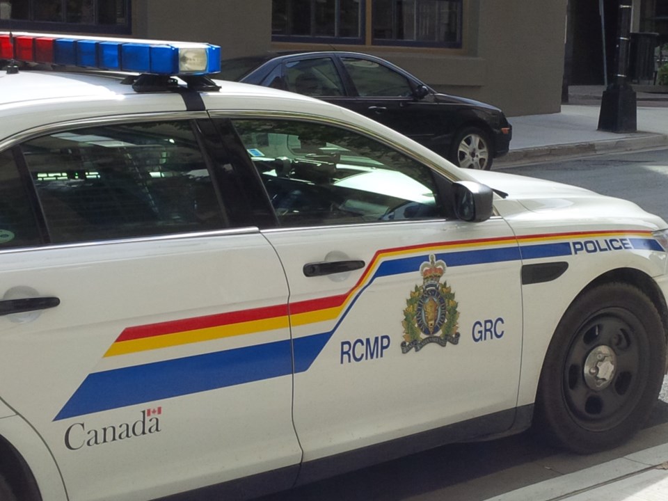 000000-rcmp car-MG