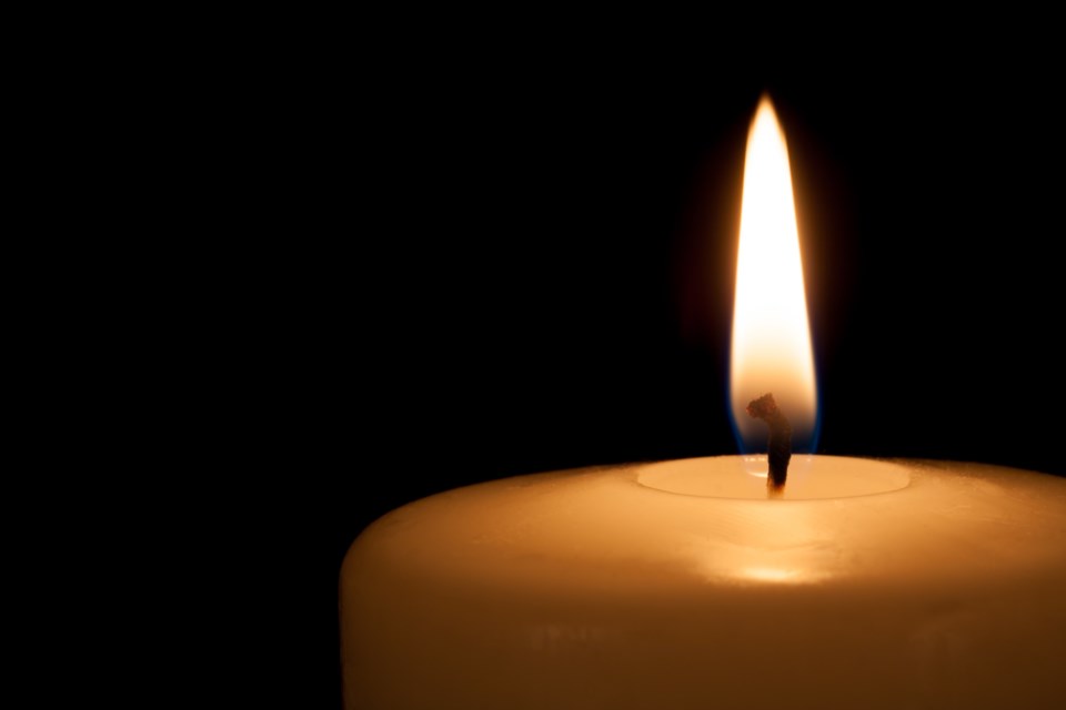 011918-candle-funeral-memorial-AdobeStock_91187123